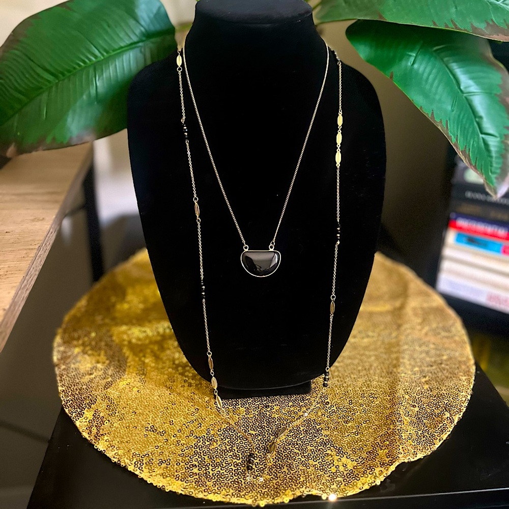 Elegant Black & Gold Drop Necklace 🖤